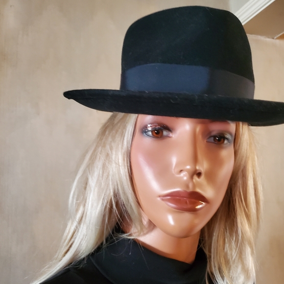 Capas Design Ladies Black Fedora Hat Lite Felt 100% Wool Size M - Picture 3 of 8